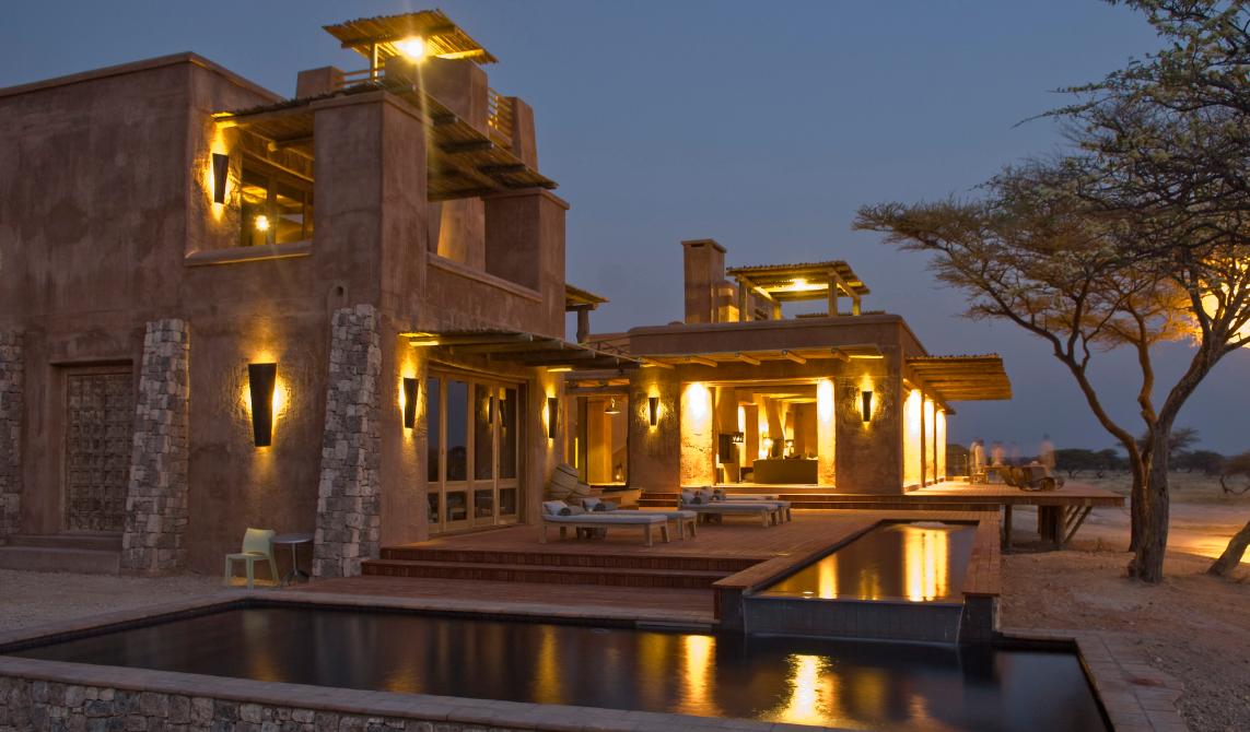 Onguma The Fort: Der Pool im Abendlicht