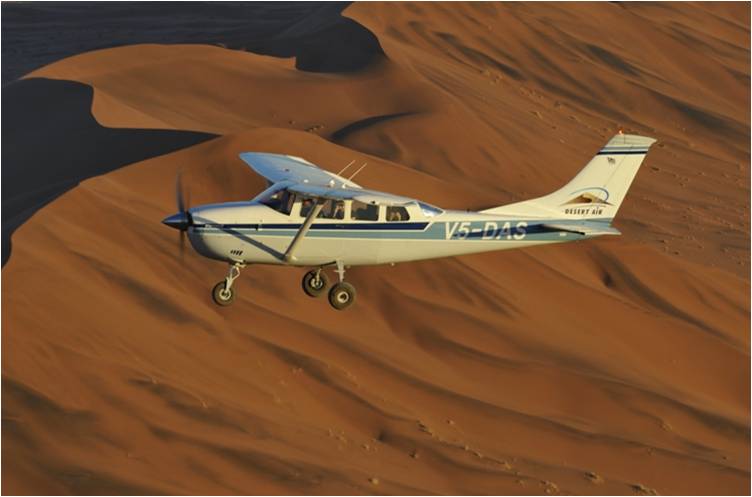 Heißluftballon, Namib, Namib Wüste, Namibia, Namib-Naukluft, Namib-Naukluft-Nationalpark, Natur, Naturwanderungen, Naukluftgebirge, Sanddünen, Sesriem, Sesriem-Canyon, Sesriem-Gate, Sossusvlei, Sossusvlei Lodge, Taleni Africa Tourism Holdings Ltd, Umwelt, Eco Award, Eco Award Namibia, Nachhaltigkeit, Adventure Center, Adventure Centre, Savanne, afrikarma, afrikarma.de