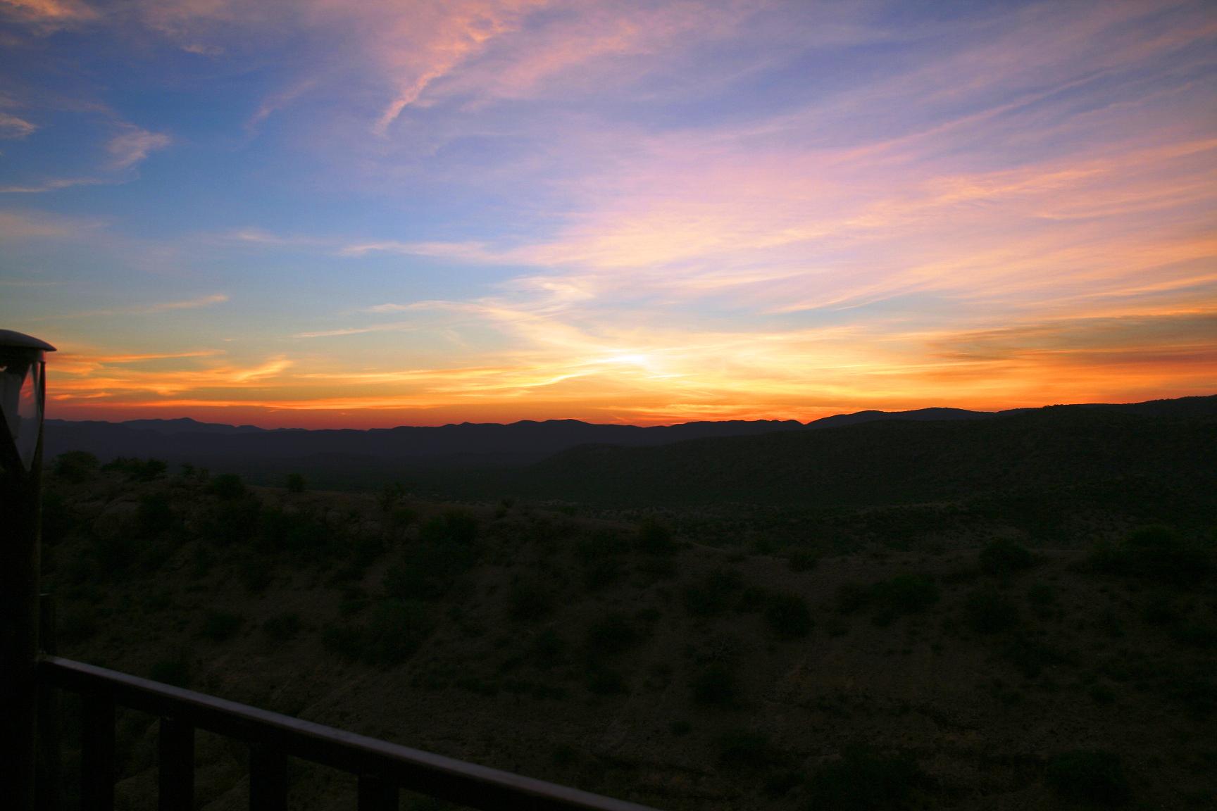 Ugab Terrace Lodge, Abendstimmung, Sonnenuntergang, Wolken, Afrikarma, Afrikarma Safaris, Afrikarma Safaris - Wildnis. Hautnah., Afrikarma.de