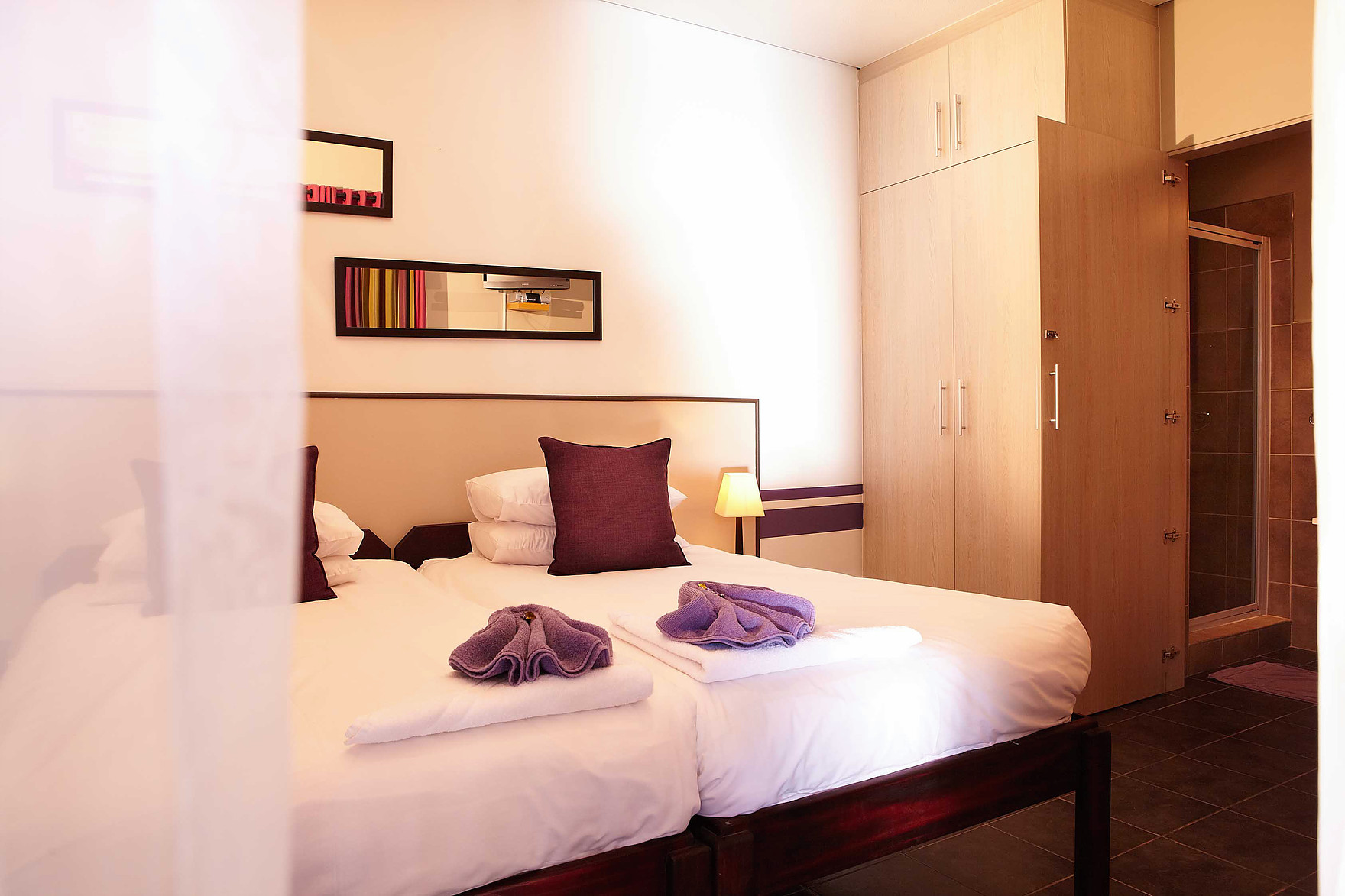 Villa Violet: Doppelbett Villa Violet: Doppelbett