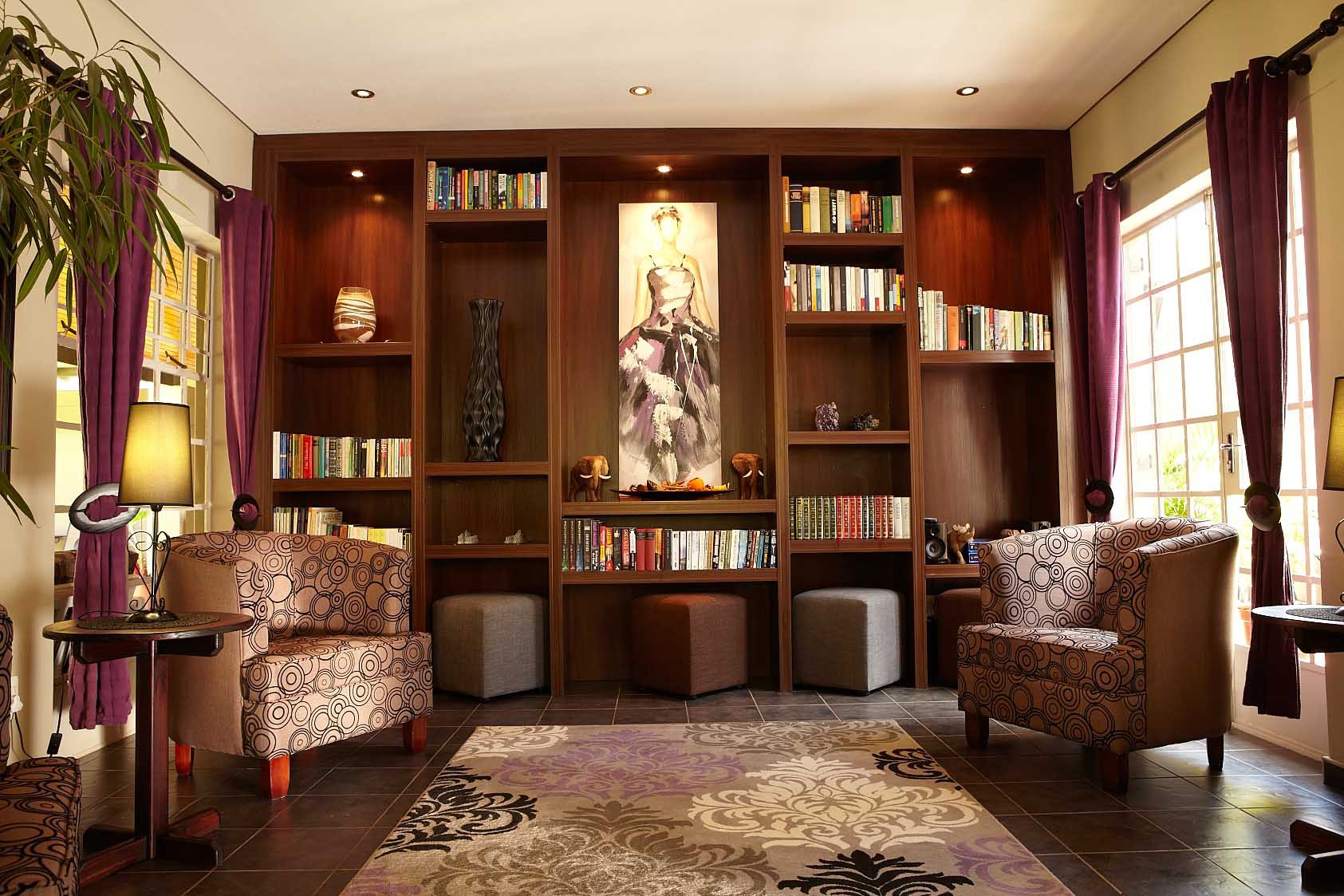 Villa Violet: Lounge Villa Violet: Lounge