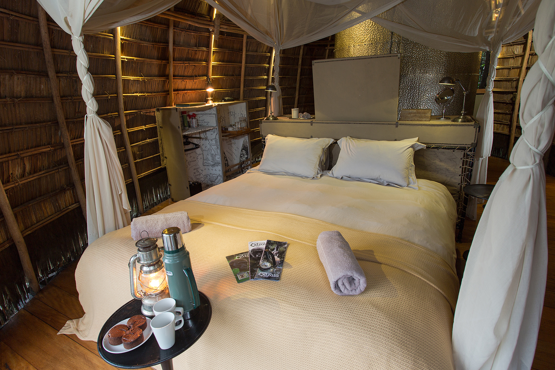 Kongo, Lango Camp, Odzala, Odzala Discovery Camps, Odzala Nationalpark, Gästeunterkunft, Innenansicht, Afrikarma, Afrikarma Safaris, Afrikarma Safaris - Wildnis. Hautnah., afrikarma.de