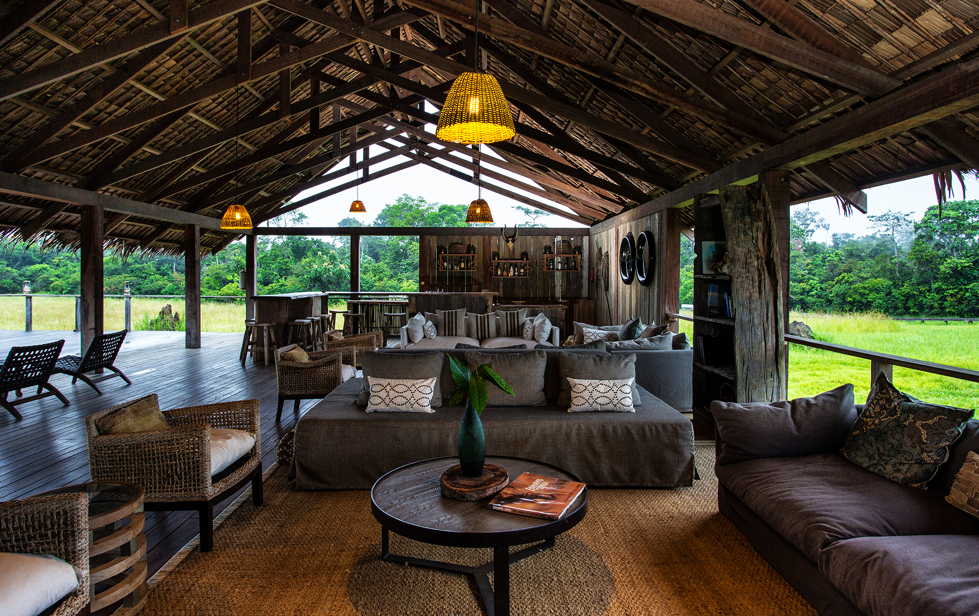 Mboko Camp: Innenansicht der Lounge Mboko Camp: Innenansicht der Lounge