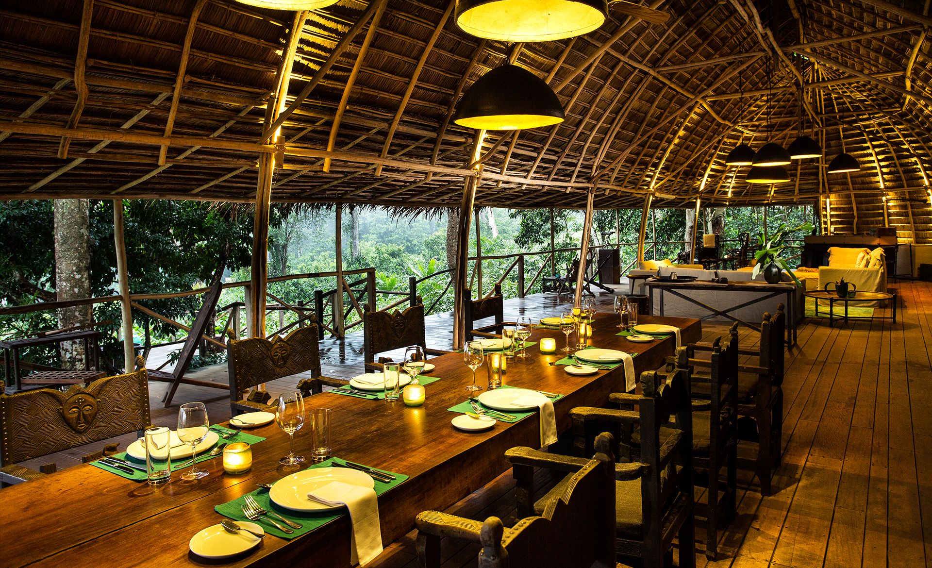 Ngaga Camp: Gedeckte Tafel