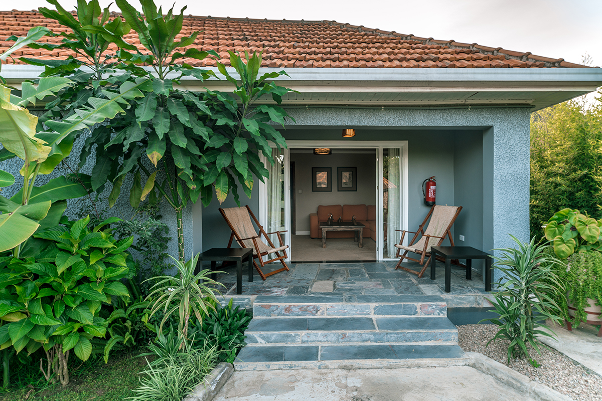 Five Volcanoes Boutique Hotel, Gorilla Tracking, Volcanoes National Park, Eingang, Gästezimmer, Standard Room, Afrikarma, Afrikarma Safaris, Afrikarma Safaris. Wildnis. Hautnah., Afrikarma.de