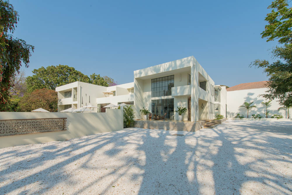 Boutique Hotel, Kabulonga, Latitude 15, Lusaka, The Latitude Hotels, Garten, Haupteingang, Hauptgebäude, Afrikarma, Afrikarma Safaris, Afrikarma Safaris - Wildnis. Hautnah., Afrikarma.de