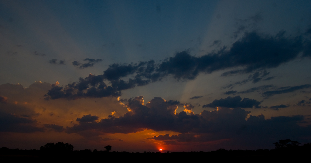 Angeln, Fishing, Game Drive, Jacques Collins, Kafue National Park, Kafue River, Leopard Lodge, Lubungu, Lunga-Lushwishi Game Management Area, Walking Safari, Sonnenuntergang, Wetter, Wolken, Afrikarma, Afrikarma Safaris, Afrikarma Safaris - Wildnis. Hautnah., Afrikarma.de