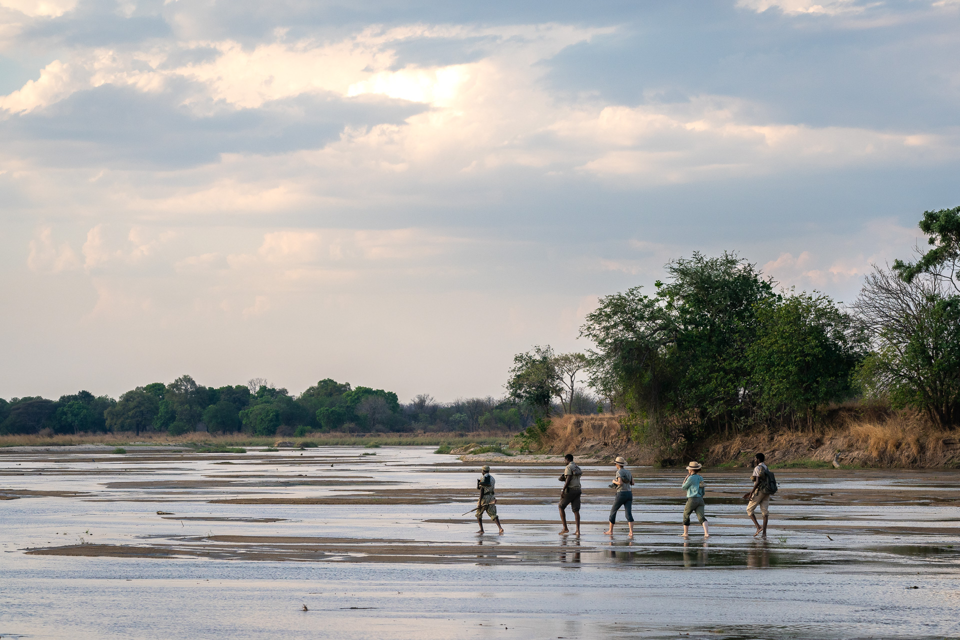Mobile Walking Safari: Wanderung am Fluss