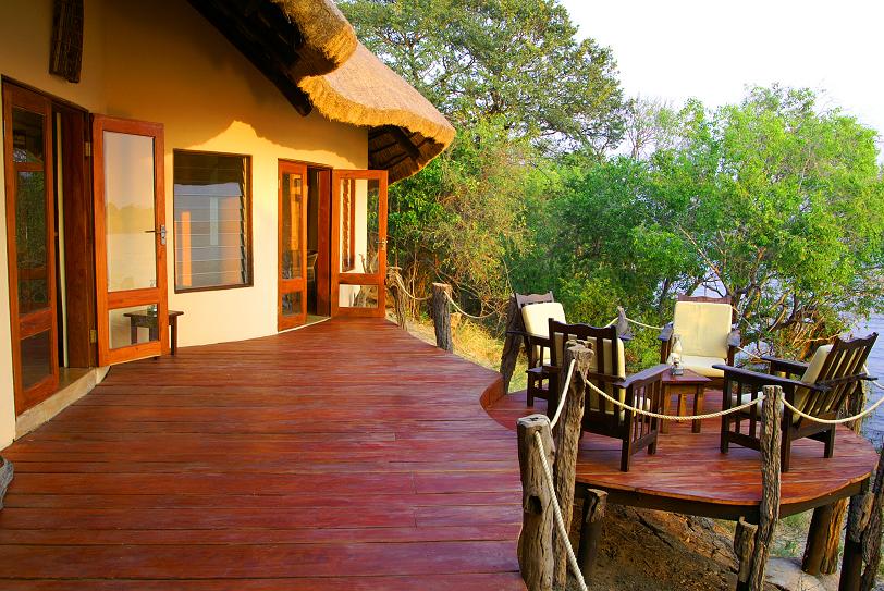 Mukambi Safari Lodge: Familienvilla - Deck