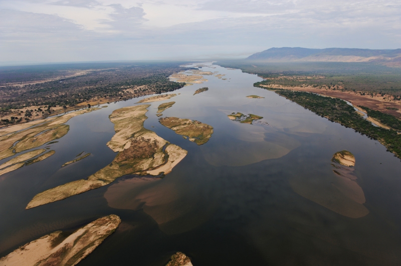 Kanu-Safari, Lower Zambezi National Park, Potato Bush Camp, Sambesi, Zambezi, Chifungulu Kanal, Landschaft, Luftbild, Afrikarma, Afrikarma Safaris, Afrikarma.de