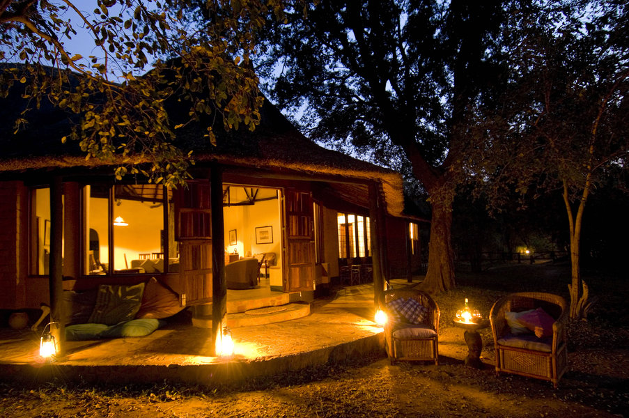 Flusspferd, Kinderfreundlich, Luangwa, Luangwa River, Luxus, Nachhaltigkeit, Nilpferd, Nsefu Sector, Nsefu Sektor, Privathaus, Privatsphäre, Robin, Robin Pope, Robin Pope Safaris, Sambia, Service, South Luangwa, South Luangwa Nationalpark, South Luangwa Valley, Zambia, Entspannung, Erholung, afrikarma, afrikarma.de