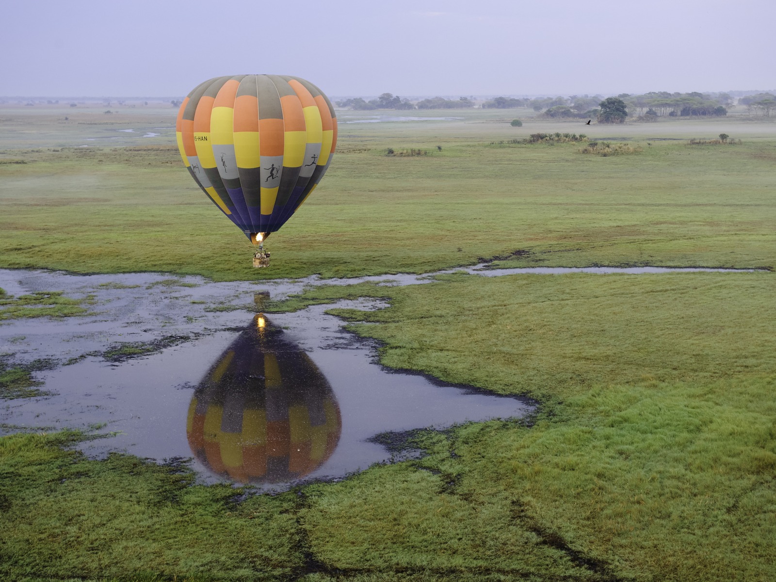 Busanga Plains, Kafue National Park, Schwemmebenen, Busanga-Ebenen, Fauna, Flood Plains, Heißluftballon, Kafue Nationalpark, Safari, Shumba Camp, Wilderness Safaris, Atmosphäre, Ballonsafari, Romantik, Stimmung, Abend, Abendstimmung, Lichter, Lodge