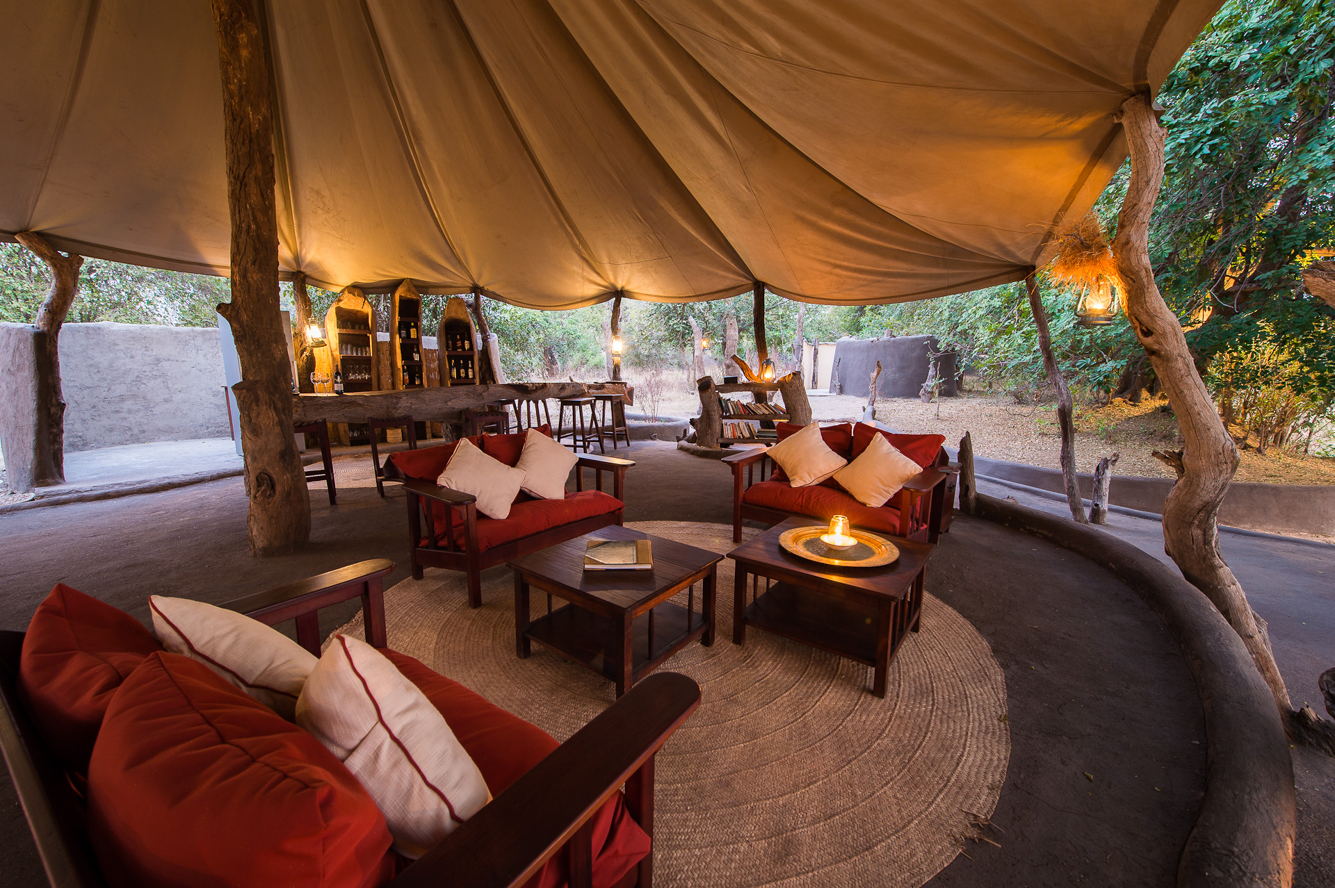Tena Tena Camp: Sitzecke und Bar