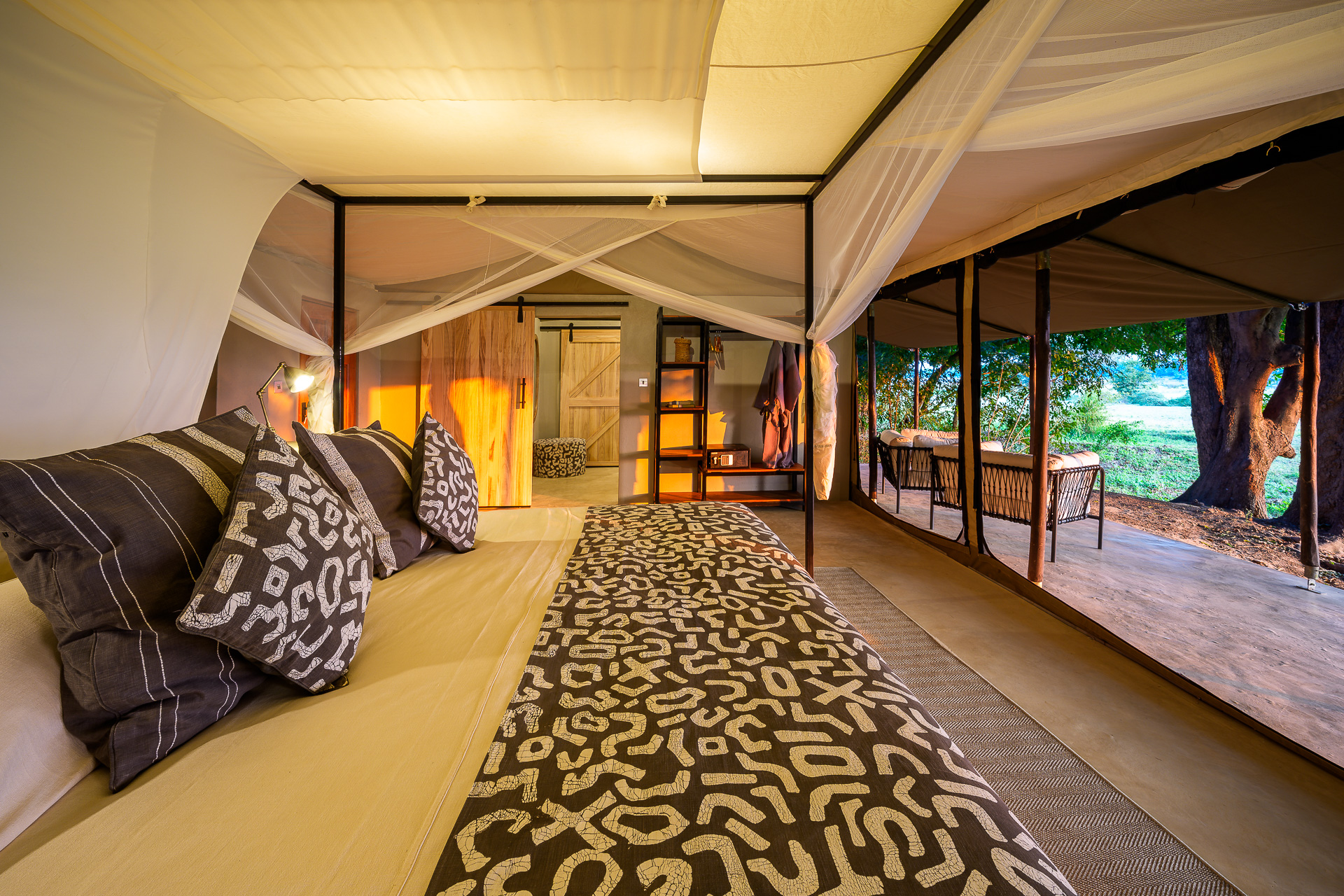 Tena Tena Camp: Schlafbereich mit Blick auf die Terrasse