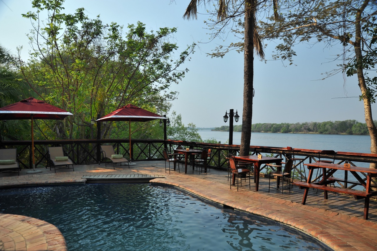 Livingstone, Safaris par Excellence, Sambezi, Swimming Pool, Viktoriafälle, Waterfront Lodge, The Zambezi Waterfront, Afrikarma, Afrikarma Safaris, Afrikarma.de