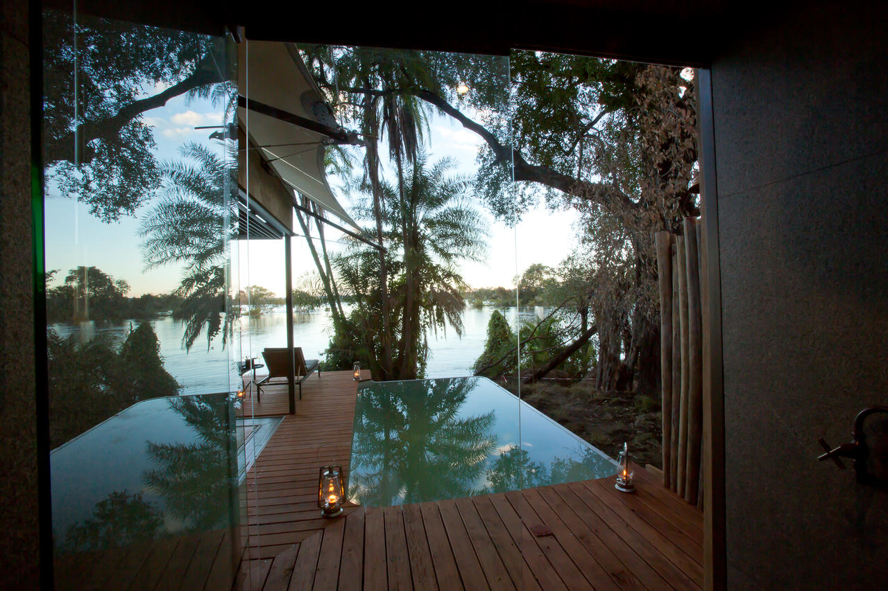 African Bush Camps, Afrikarma Safaris, Afrikarma Safaris - Wildnis. Hautnah., afrikarma.de, Mosi-Oa-Tunya National Park, Sambia, Thorntree, Thorntree River Lodge, Victoria Falls, Zambezi River, Flussblick, Plunge Pool, Private Veranda, Afrikarma