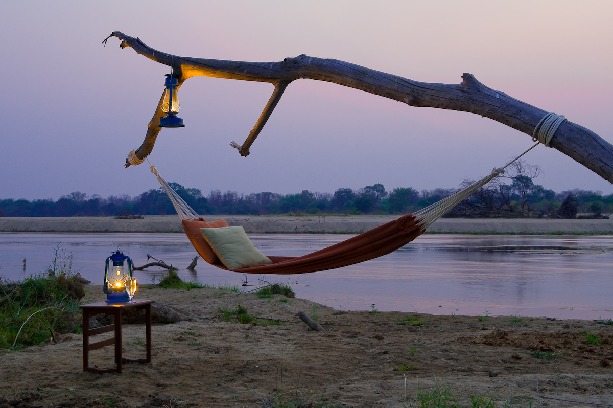 Bushcamp Company, Game Drive, Lagune, Luangwa River, Luangwa-Tal, South Luangwa National Park, Walking Safari, Zungulila Bushcamp, Hängematte, Kapamba, Afrikarma, Afrikarma Safaris, Afrikarma.de, Andy Hogg, Paul Allen