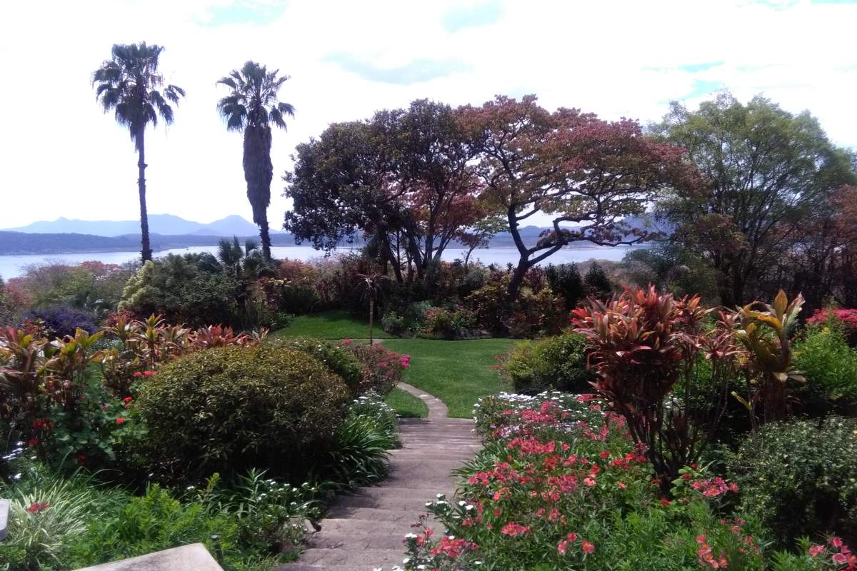 Clever's Lake View Resort, Great Zimbabwe, Kyle National Park, Lake Mutirikwe, Garten, Landschaft