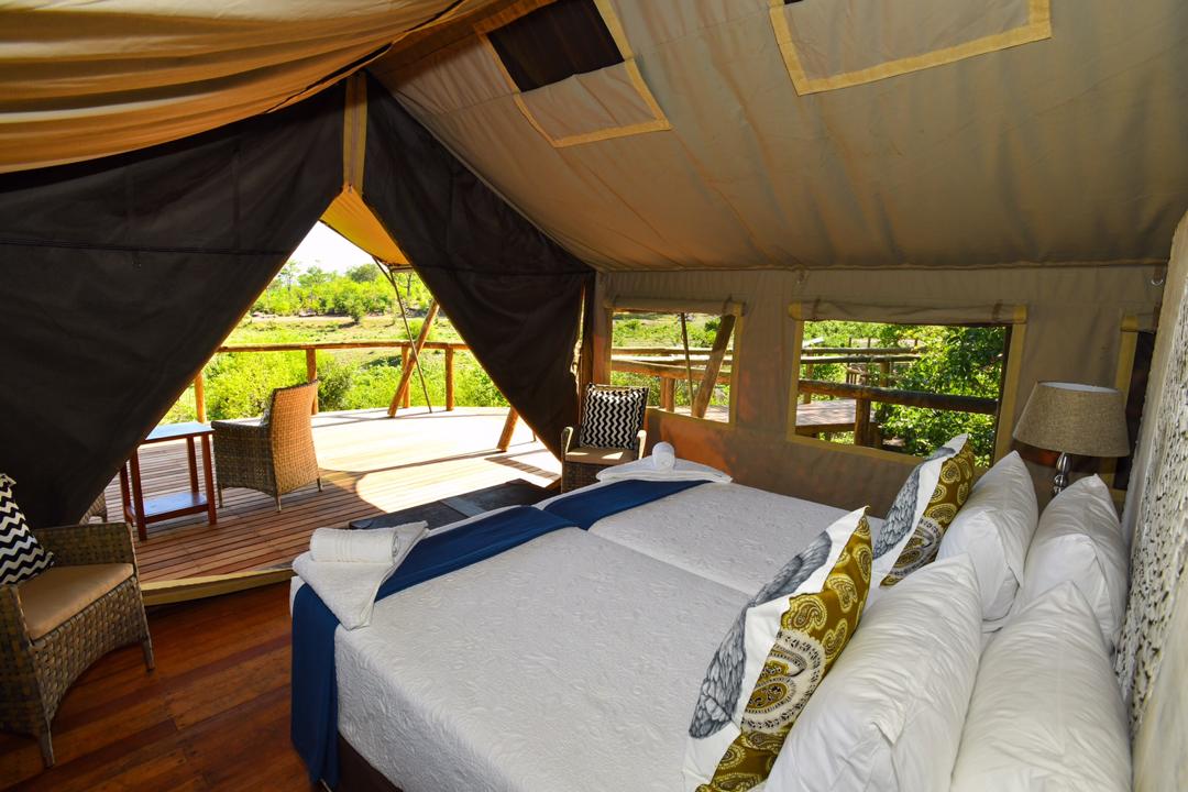 Deteema Springs, Deteema Springs Camp, Hwange National Park, Doppelbett, Gästezelt, Veranda, Afrikarma, Afrikarma Safaris, Afrikarma Safaris. Wildnis. Hautnah., Afrikarma.de, Machaba Safaris