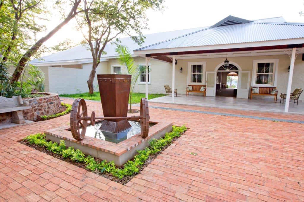 Pioneers Victoria Falls: Zugang zum Haupthaus