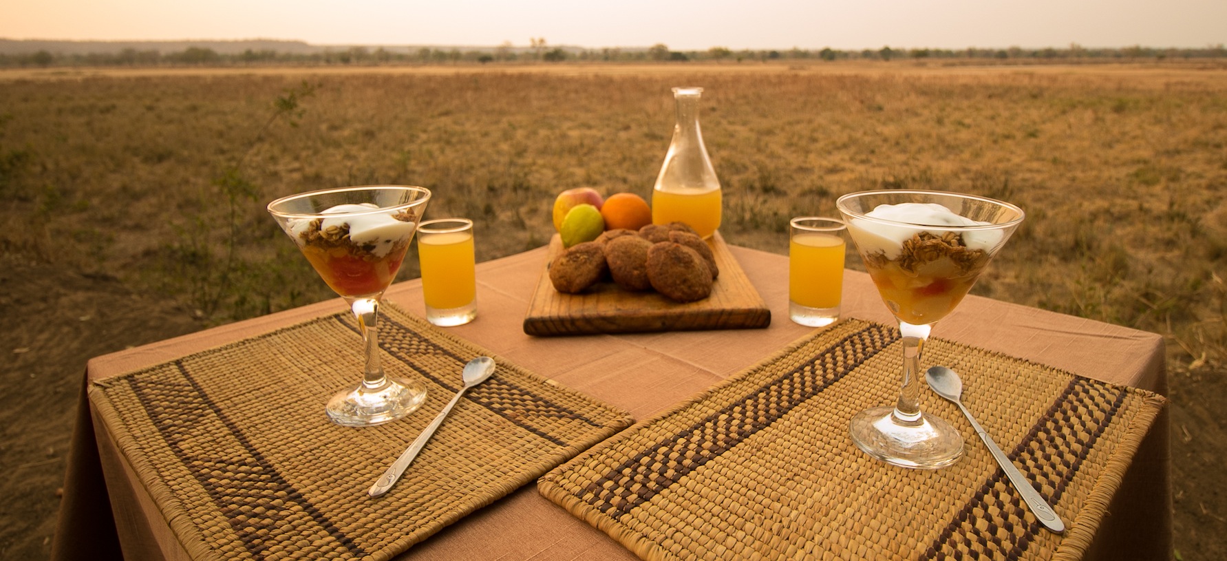 Chilo Mahove Tented Camp, Clive Stockil, Gonarezhou National Park, Runde River, Save River, Frühstück, Afrikarma, Afrikarma Safaris, Afrikarma Safaris - Wildnis. Hautnah., Afrikarma.de