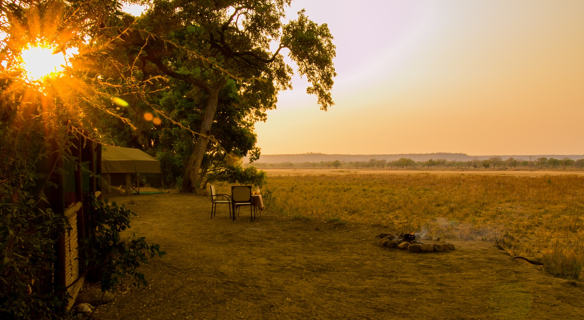 Chilo Mahove Tented Camp, Clive Stockil, Gonarezhou National Park, Runde River, Save River, Sonnenaufgang, Afrikarma, Afrikarma Safaris, Afrikarma Safaris - Wildnis. Hautnah., Afrikarma.de