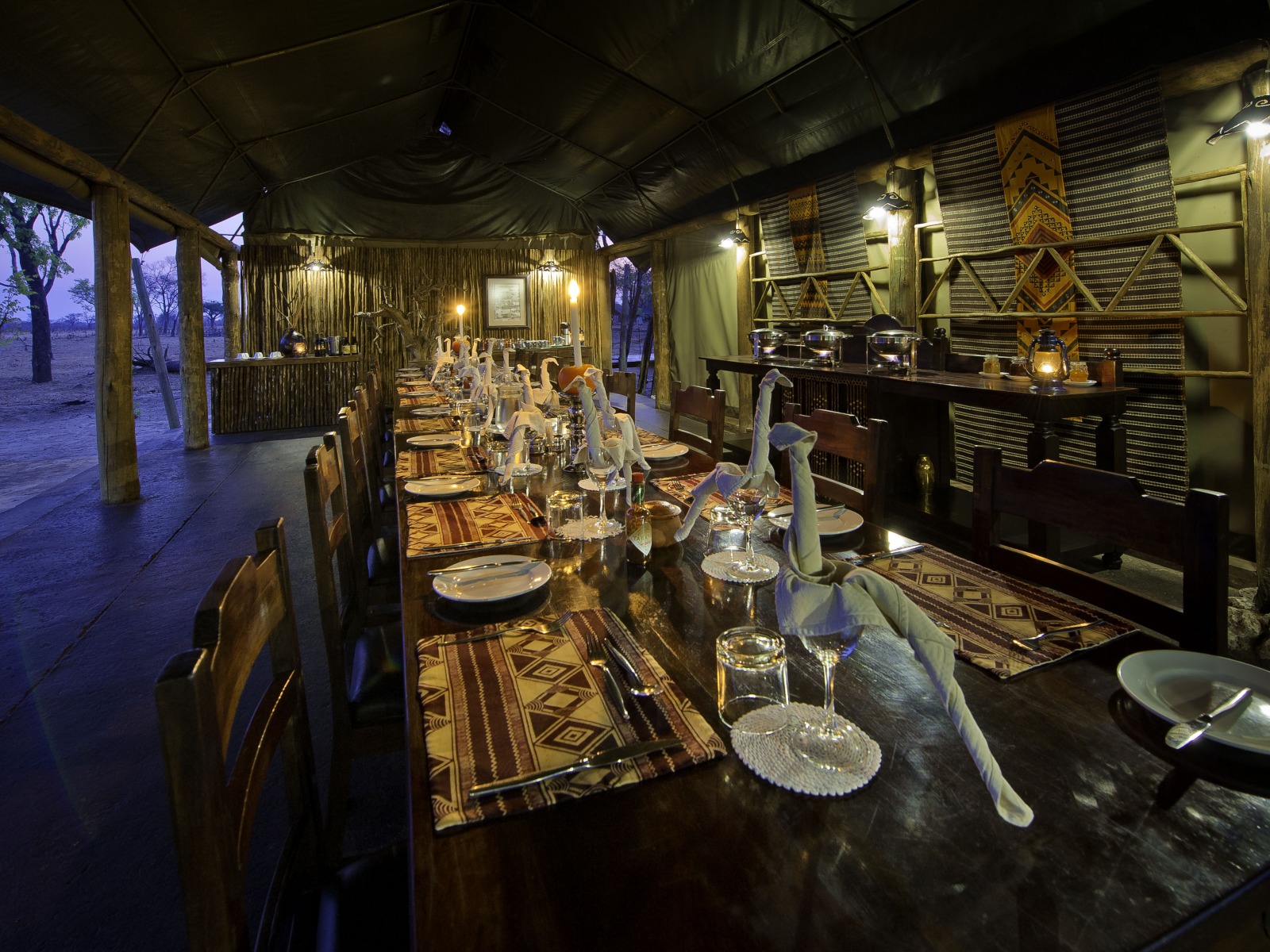Davison's Camp, Elefanten, Elefantenpopulation, Hwange National Park, Abendessen, Dinner, Wilderness Safaris