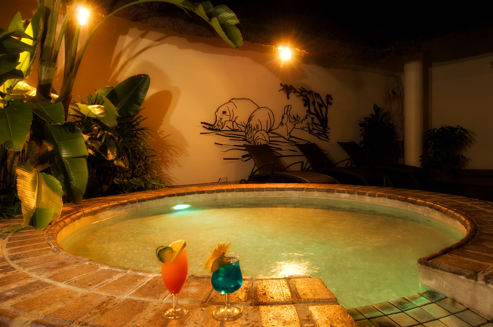 Ilala Lodge: Cocktails am Pool Ilala Lodge, Palm Restaurant, Sambezi, Victoria Falls, Victoria Falls National Park, Viktoriafälle, Cocktail, Pool, Boutique Hotel