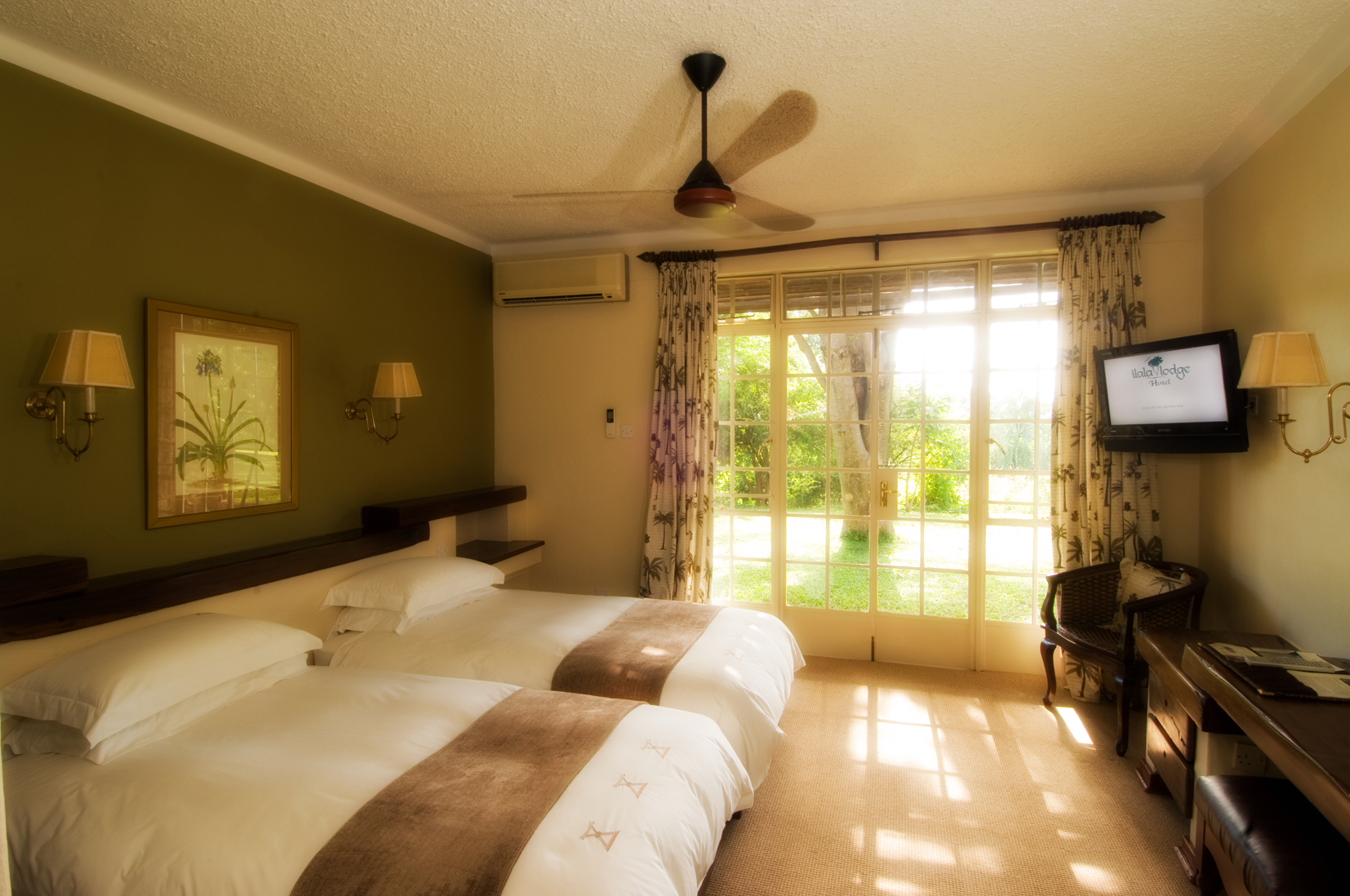 Ilala Lodge: Standardzimmer Ilala Lodge, Palm Restaurant, Sambezi, Victoria Falls, Victoria Falls National Park, Viktoriafälle, Doppelbetten, Doppelzimmer, Boutique Hotel