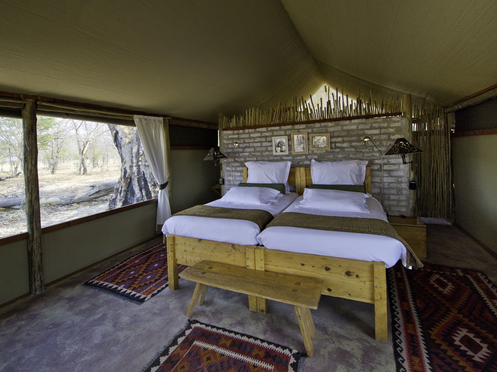 Hwange National Park, Little Makalolo Camp, Log Pile Hide, Mbiza Pan, Ngweshla, Doppelbett, afrikarma, Afrikarma.de, Wilderness Safaris