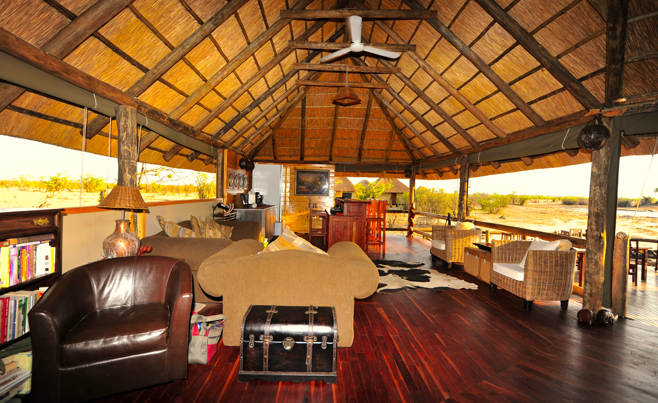 Hwange, Hwange National Park, Imvelo, Imvelo Safari Lodges, Nehimba Lodge, Ausblick, Dach, Dekoration, Einrichtung, Haupthaus, Lounge, Afrikarma, Afrikarma Safaris, Afrikarma Safaris - Wildnis. Hautnah., Afrikarma.de