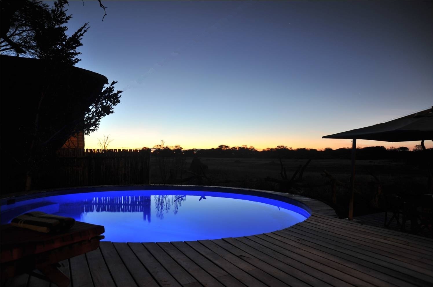 Hwange National Park, The Hide, Abend, Pool, Swimming Pool, Preston Family