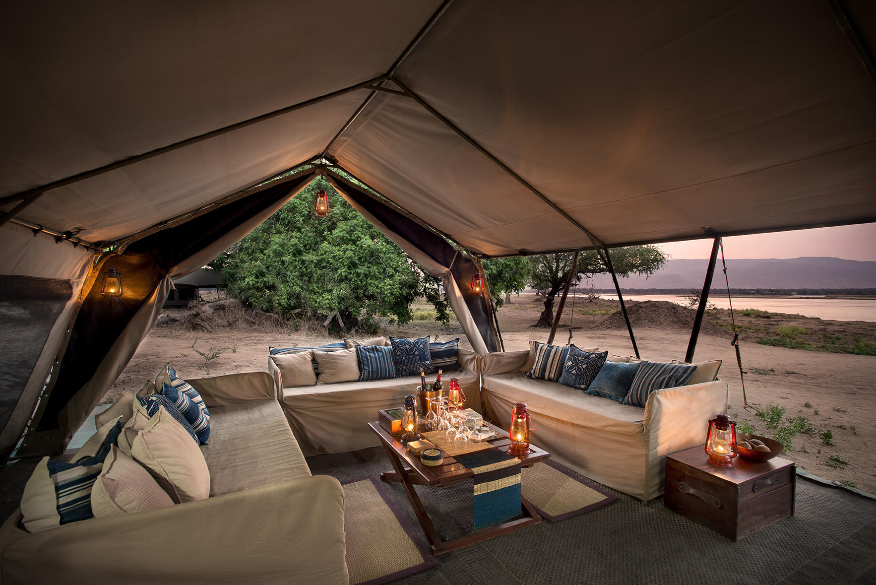 Zambezi Expeditions Camp: Der Loungebereich