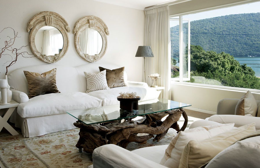 Afrikarma, Afrikarma Safaris, Afrikarma Safaris.Wildnis.Hautnah, Afrikarma.de, Leisure Isle Lodge, Aussicht, Dekoration, Kissen, Lampen, Landschaft, Sessel, Sofa, Spiegel, Teppich, Tisch