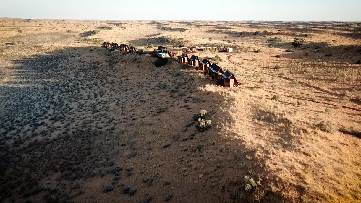 !Xaus Lodge, Auob-Tal, Gästechalet, International Dark Sky Association Sanctuary, Kgalagadi Transfrontier Park, Mata Mata, Nossob-Tal, Twee Rivieren, Landschaft, Luftbild, Afrikarma, Afrikarma Safaris, Afrikarma Safaris - Wildnis. Hautnah., Afrikarma.de