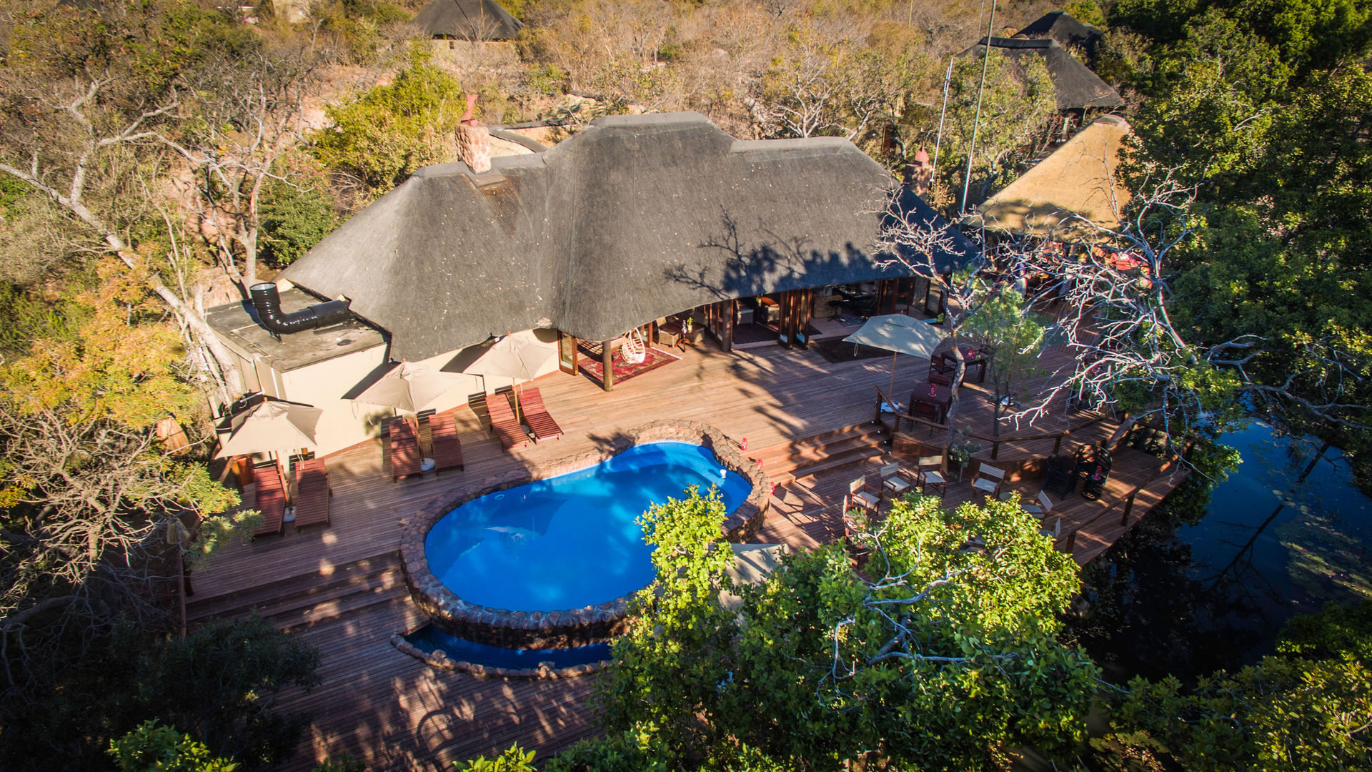 Camp Ndlovu, Luxus Camp, Luxus Safari, Safari, Welgevonden Game Reserve, Lounge, Luftbild, Zentrale Einrichtung neu, Zentrale Einrichtung, Afrikarma, Afrikarma Safaris, Afrikarma Safaris - Wildnis. Hautnah., afrikarma.de