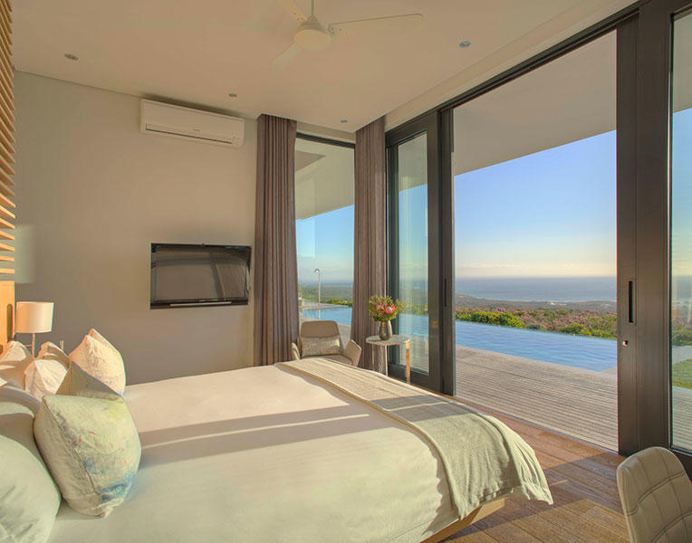 Grootbos Private Villas: Sunbird Villa Bett