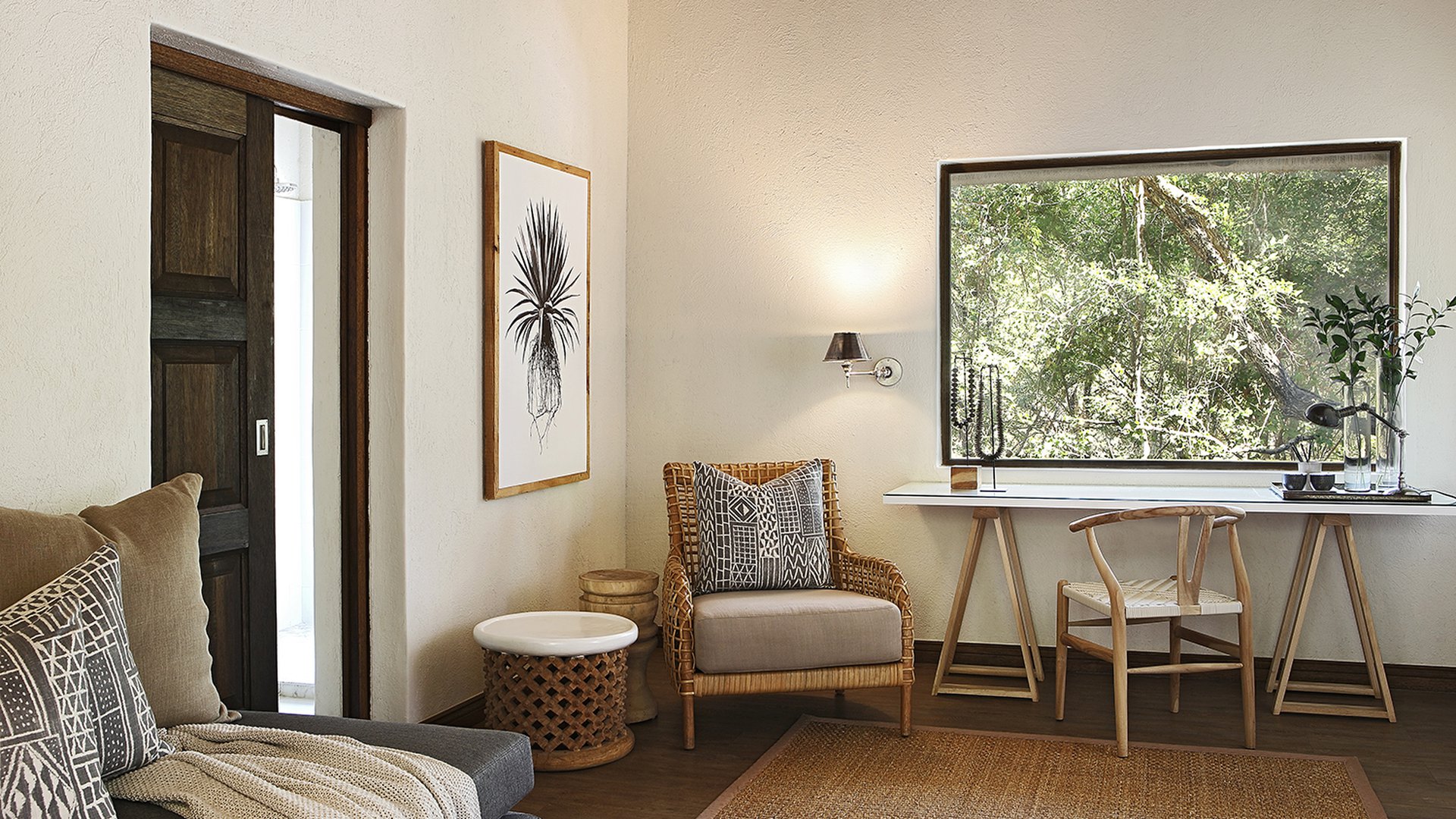 Kruger National Park, Londolozi, Londolozi Founders Camp, Londolozi Game Reserve, Sabi Sand Game Reserve, Sand River, Südafrika, Chalet, Fenster, Schreibtisch, Sessel, Sofa, Afrikarma, Afrikarma Safaris, Afrikarma Safaris – Wildnis. Hautnah., afrikarma.de