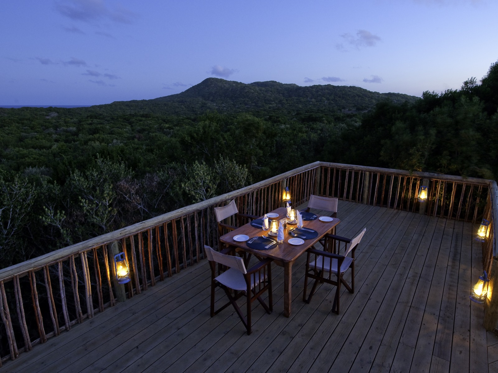Rocktail Beach Camp, Dinner, Veranda, Afrikarma, Afrikarma.de, Wilderness Adventure, Wilderness Safaris