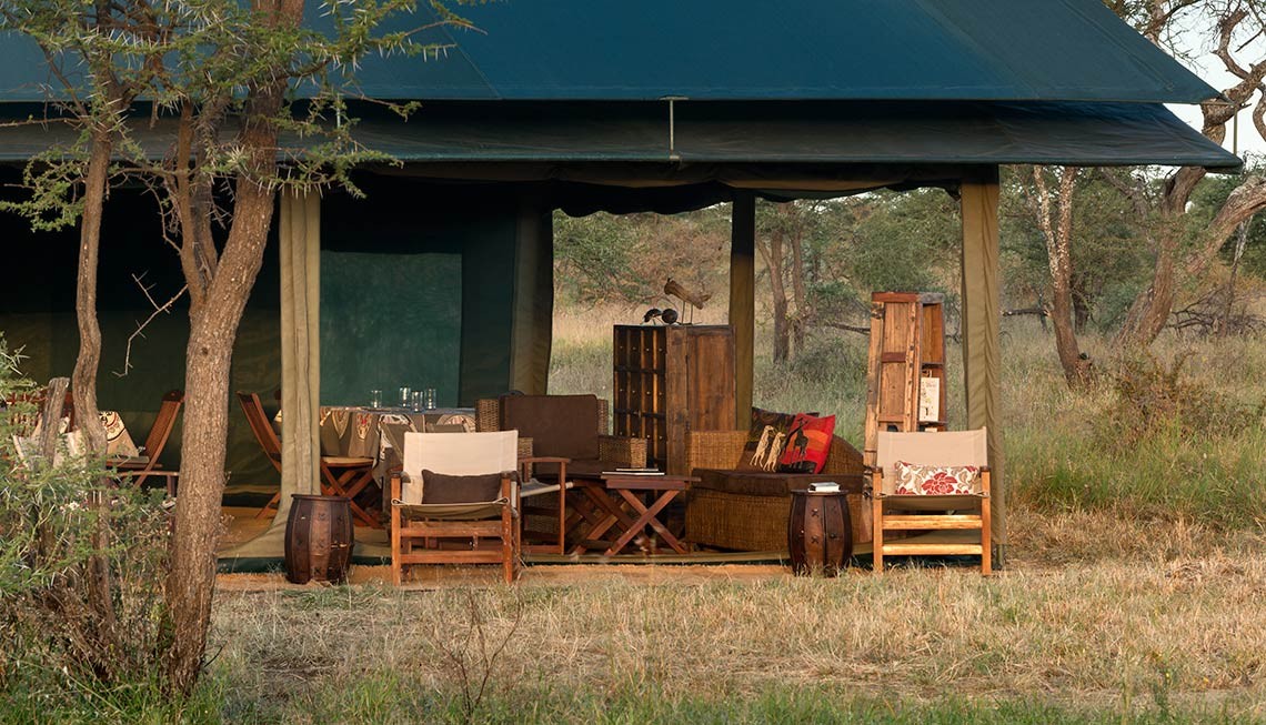 Chaka Camp: Der Blick auf den Hauptbereich Chaka Camp, Große Migration, Große Wanderung, Mara River, Masek Lake, Ndutu Lake, Ngorongoro Conservation Area, Serengeti, Tansania, Wandercamp, Hauptbereich, Lounge, Speise Area, Zentrale Einrichtungen, Afrikarma, Afrikarma Safaris, Afrikarma Safaris – Wildnis. Hautnah., afrikarma.de