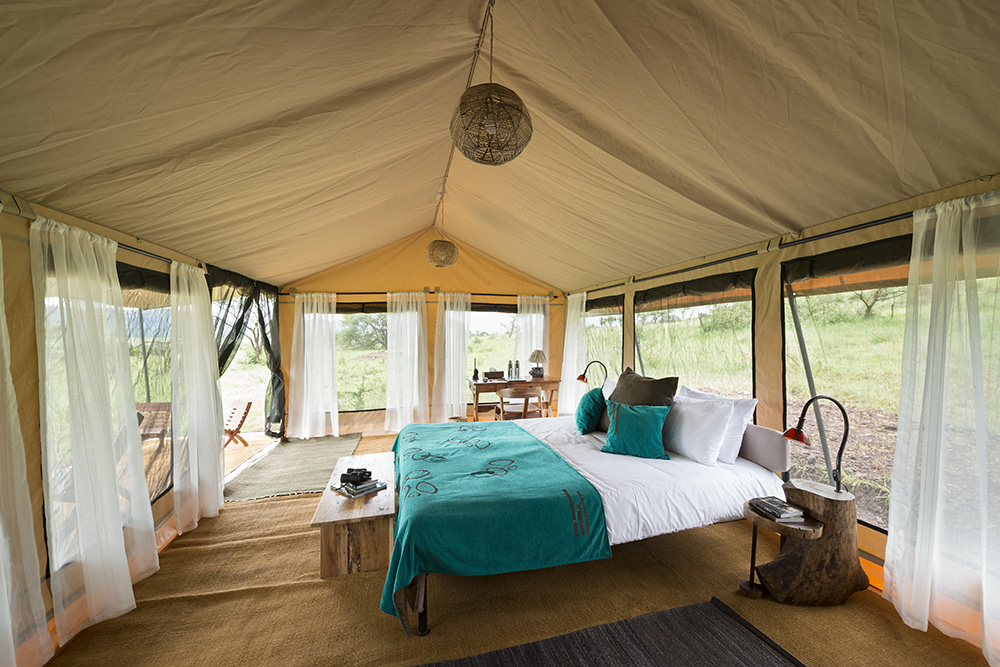 Chaka Camp, Kiota Camp, Serengeti, Doppelbett, Gästezelt, afrikarma, afrikarma Safaris, afrikarma Safaris - Wildnis. Hautnah., afrikarma.de