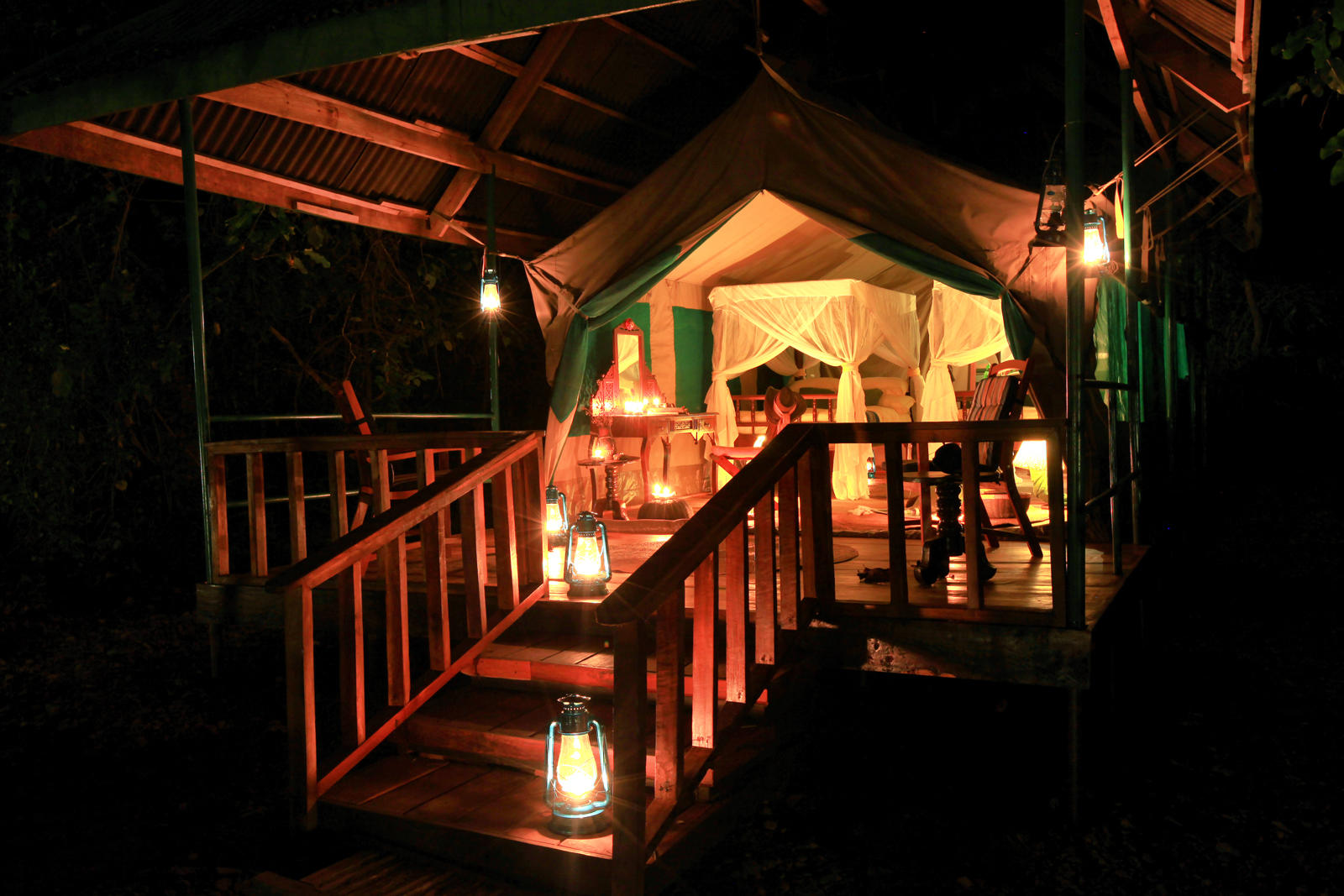 Mbali Mbali Gombe Lodge: Abendstimmung