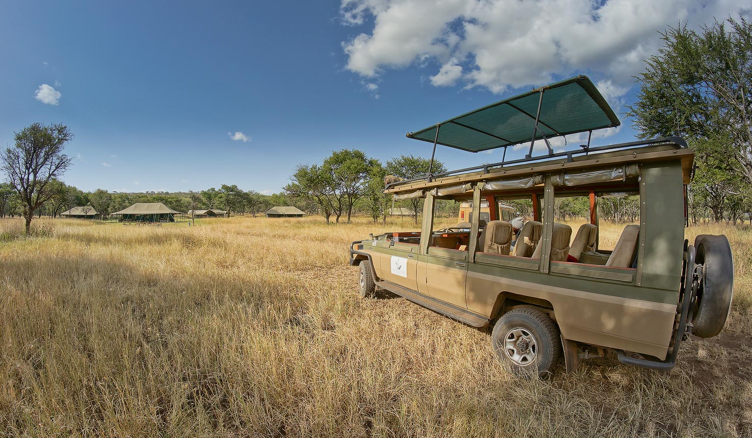 Naona Moru Camp, Nasikia Camps Tanzania, Serengeti Nationalpark, Geländewagen, Safari, Safarifahrzeug, Afrikarma, Afrikarma Safaris, Afrikarma Safaris - Wildnis. Hautnah., afrikarma.de