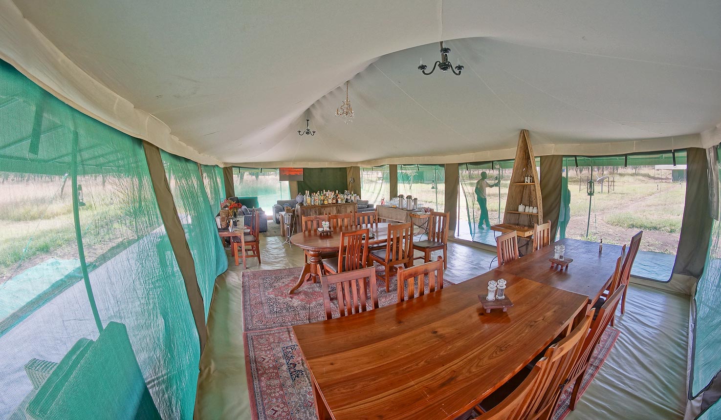 Naona Moru Camp, Nasikia Camps Tanzania, Serengeti Nationalpark, Essbereich, Speisezelt, Afrikarma, Afrikarma Safaris, Afrikarma Safaris - Wildnis. Hautnah., afrikarma.de