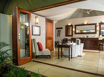 Savanna Lodge: En-Suite Badezimmer der Executive Suite Savanna Lodge: En-Suite Badezimmer der Executive Suite