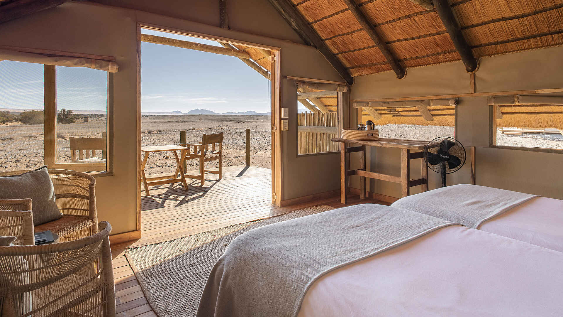 Kulala Desert Lodge: Family Tent Blick hinaus Kulala Desert Lodge: Family Tent Blick hinaus