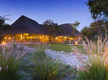 Mushara Bush Camp: Erleuchtetes Hauptgebäude