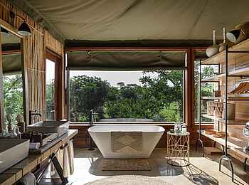 Singita Faru Faru: Badezimmer mit freistehender Badewanne