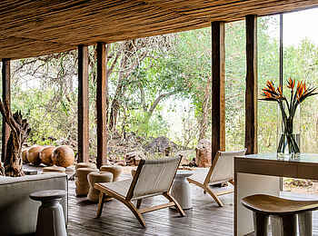 Singita Sweni Lodge: Lounge einer Suite