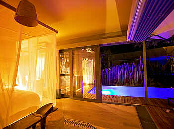 Thorntree River Lodge: Nächtlich beleuchteter Plunge Pool Thorntree River Lodge: Nächtlich beleuchteter Plunge Pool